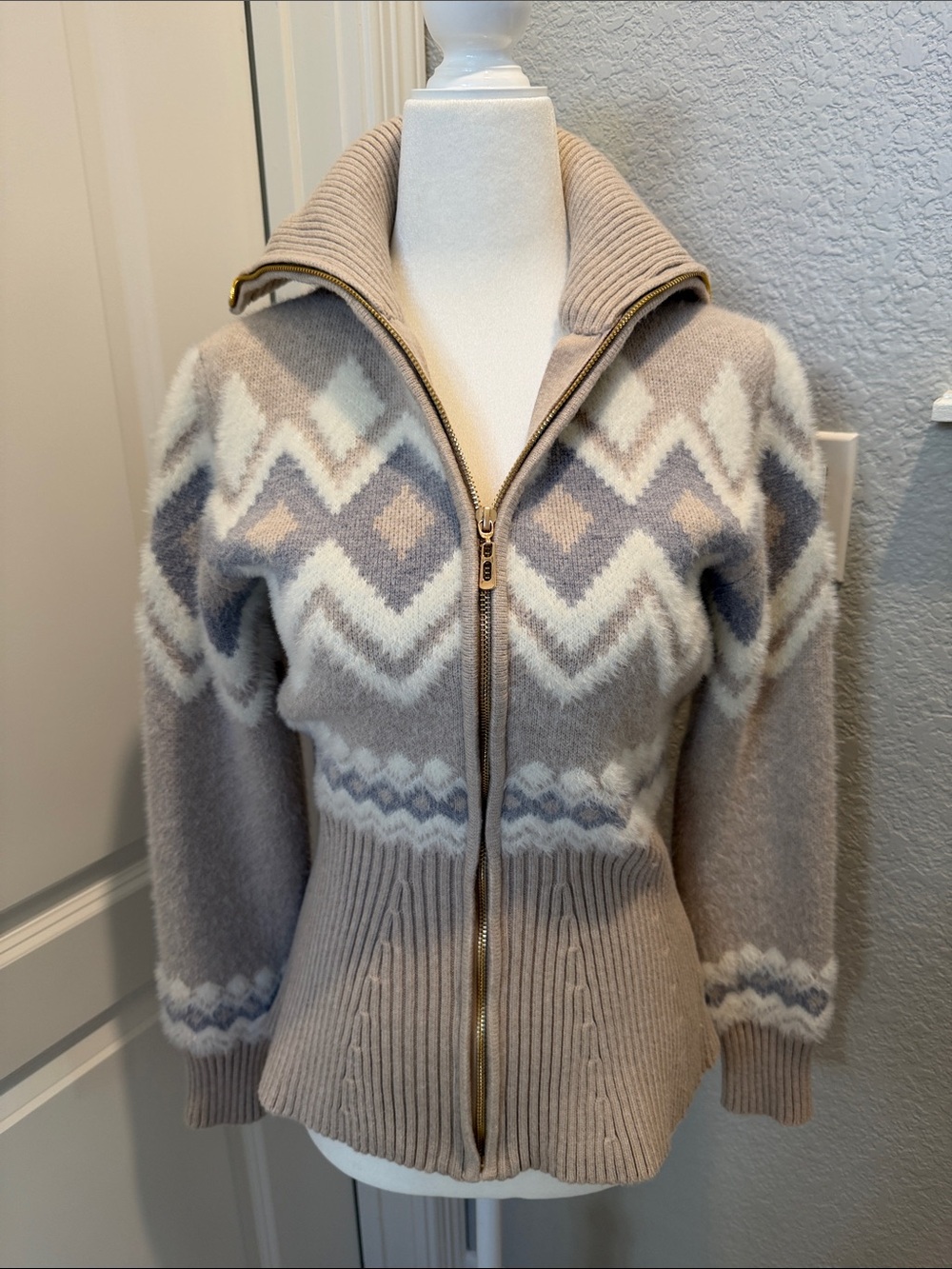 Tahari Fair Isle Nordic Full Zip Sweater Oversized Collar Size S Cream